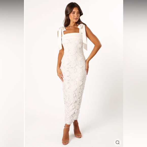 Petal & Pup Dresses & Skirts - PETAL & PUP Emersyn Midi Lace Dress